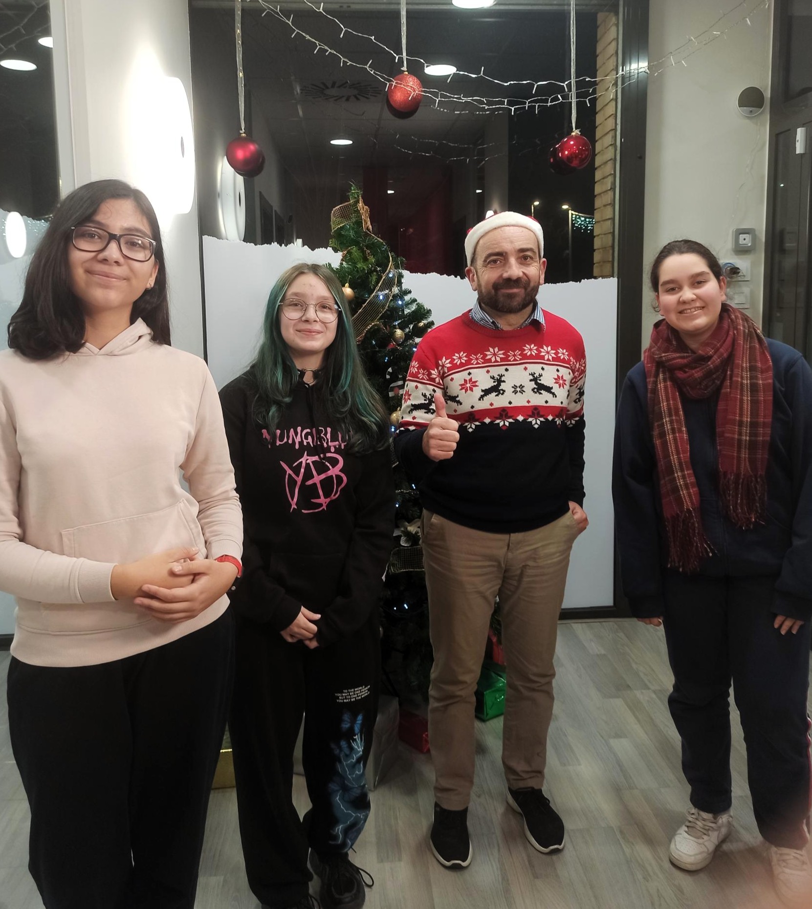 Clase de inglés con actividades navideñas en MT Idiomes