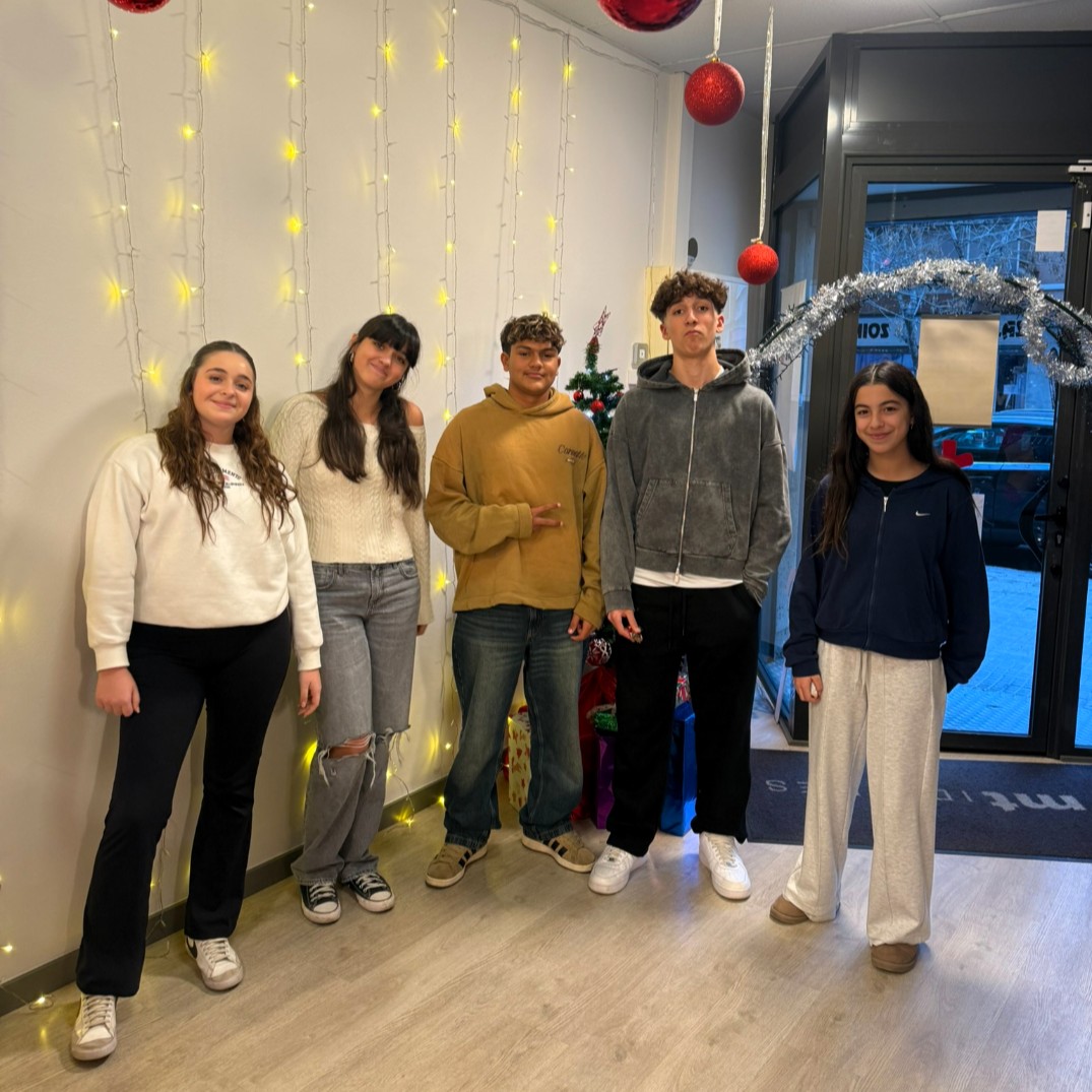 Clase de inglés con actividades navideñas en MT Idiomes Cerdanyola